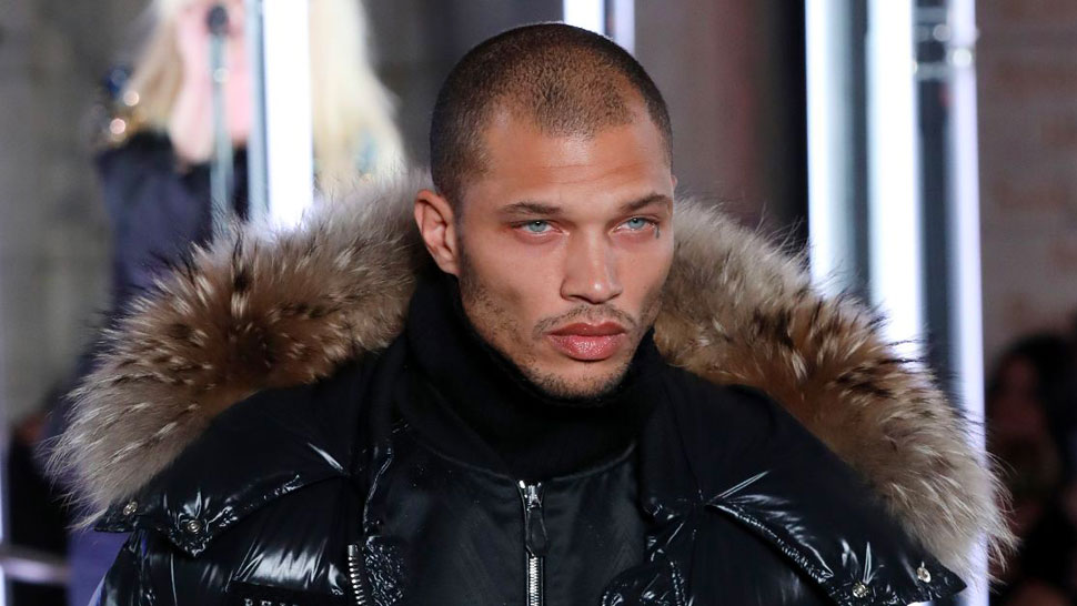 Ungkarl konto skraber Jeremy Meeks, “sexy mugshot guy” makes catwalk debut at NYC Fashion Week -  TRACE
